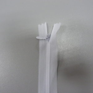 Молния потайная №3 20см (501) белая, шт
