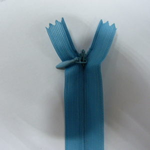 Молния потайная №3 20см Е-546 голубой, шт