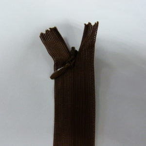 Молния потайная №3 20см Е-568 шоколад, шт